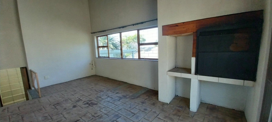 3 Bedroom Property for Sale in Loevenstein Western Cape